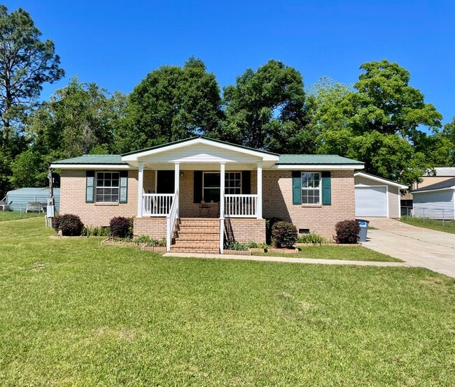Building Photo - BEST OF COUNTRY LIVING Rental