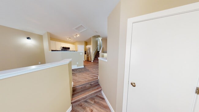 Photo - 7418 B 114 St