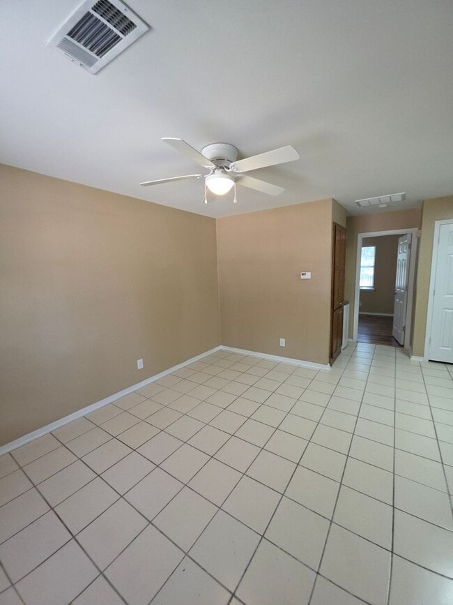 Photo - 1510 E 13th St Unit C