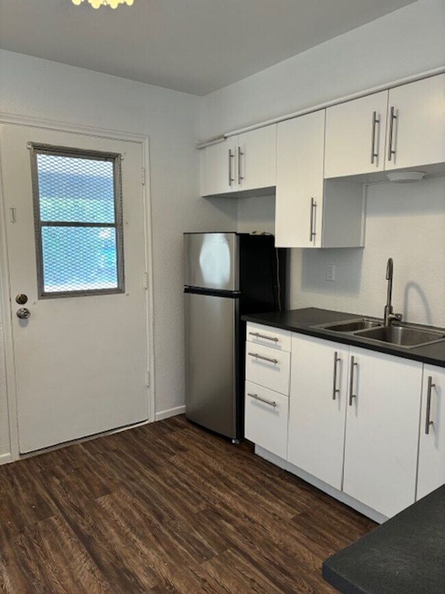 Photo - 2 BEDROOM 1 BATH MESA TRIPLEX HOME