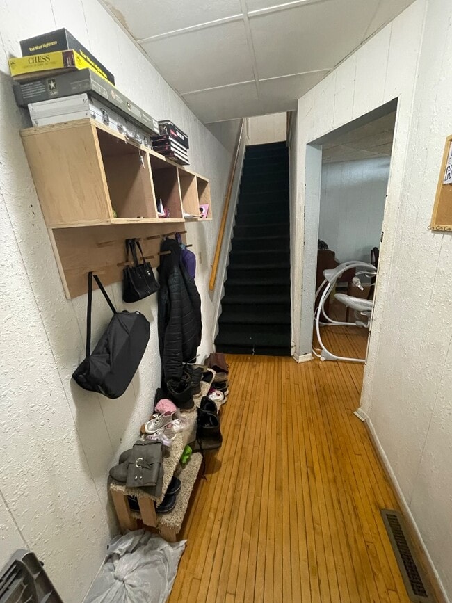 Photo - 217 N 28th Ave W