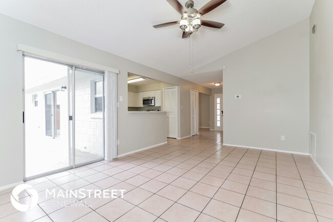 Building Photo - 7765 Hyacinth Dr Rental