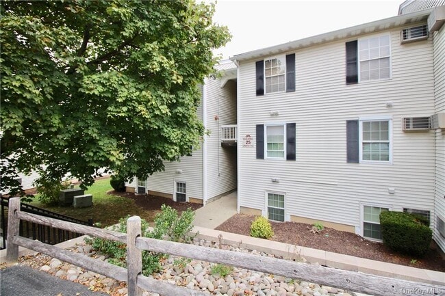 Building Photo - 25 Lexington Hills Rd Unit 10 Rental