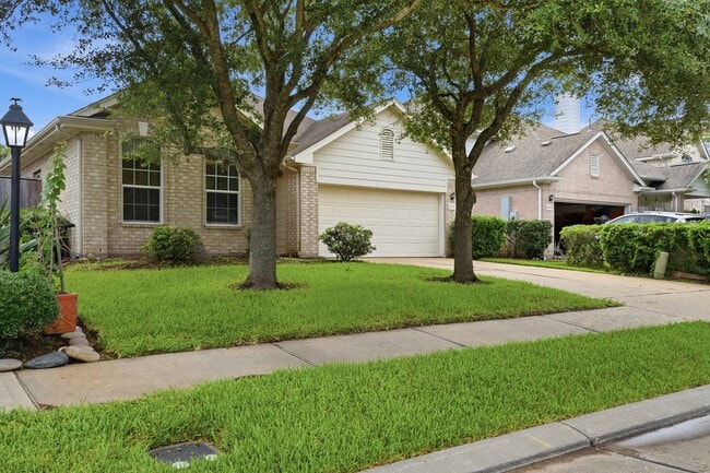 Photo - 1631 Crescent Shores Ln