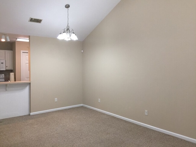 Photo - 410 Northrop Pl
