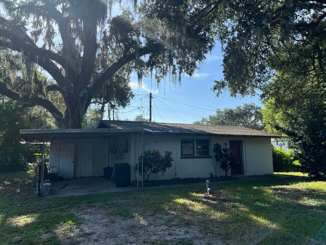 Building Photo - SPACIOUS 1br/1ba Zephyrhills Home, HUGE YA...