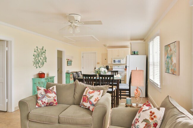 Photo - Charming Beach-Front 4bd Home