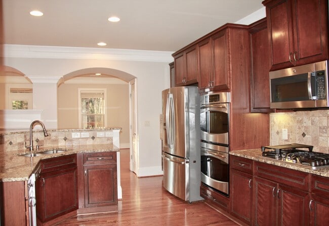 Photo - 2802 Darby St