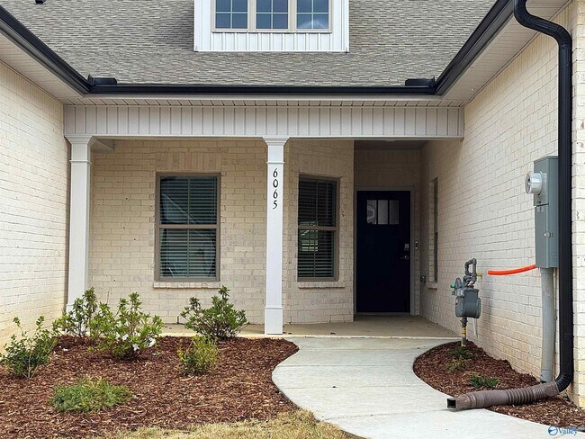 Photo - 6065 Gardner Maples Dr SE