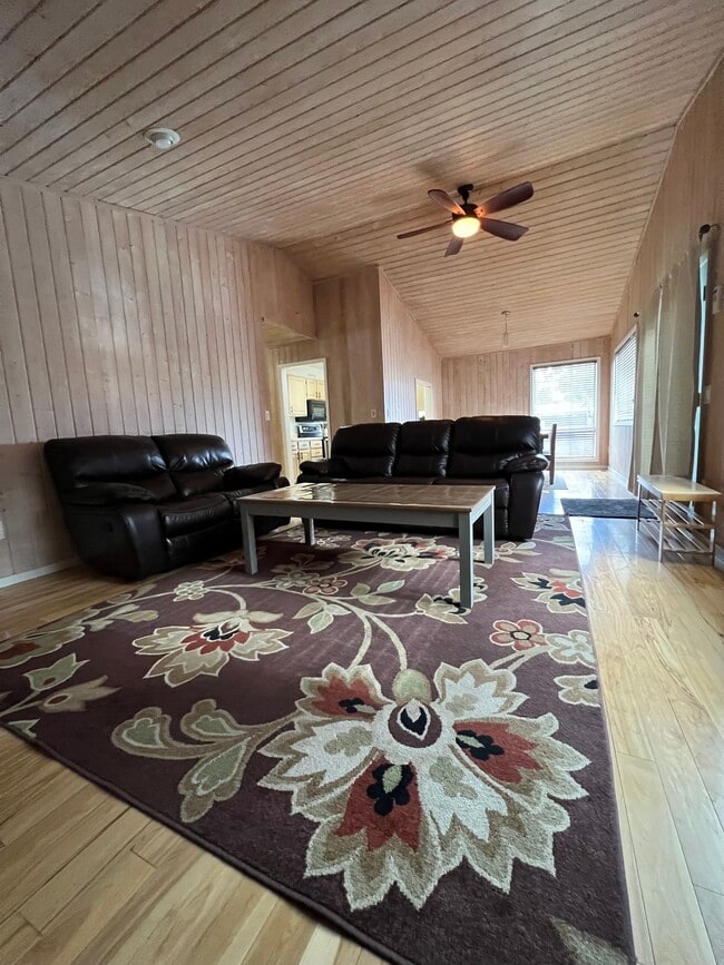 Photo - 151 Toftum Ln