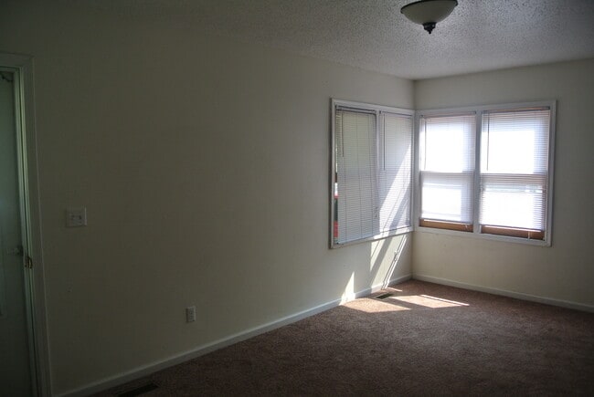 Photo - 2 Bedroom House!