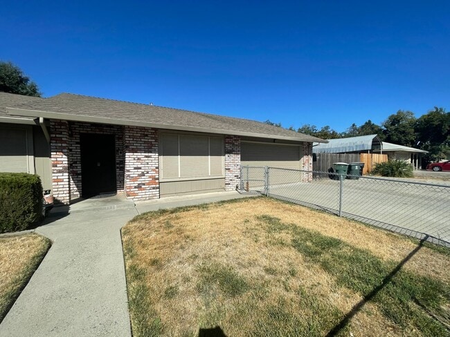 Photo - Single story located in East Modesto neighborhood!