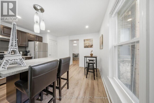 Photo - 209 Hunter St E Unit 1