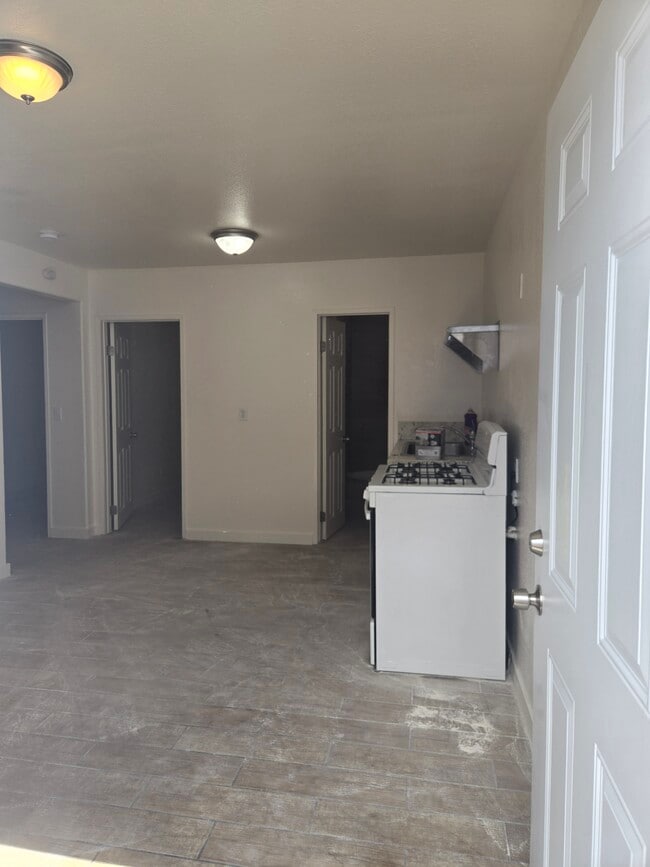22 E 56th St Unit 22 E 56th St