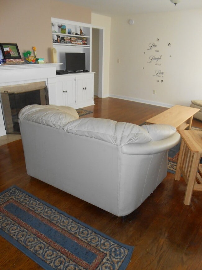 Photo - 3 Bedroom, 1 Bathroom Home in Third Ward with Large Yard, Garage, & Central Air