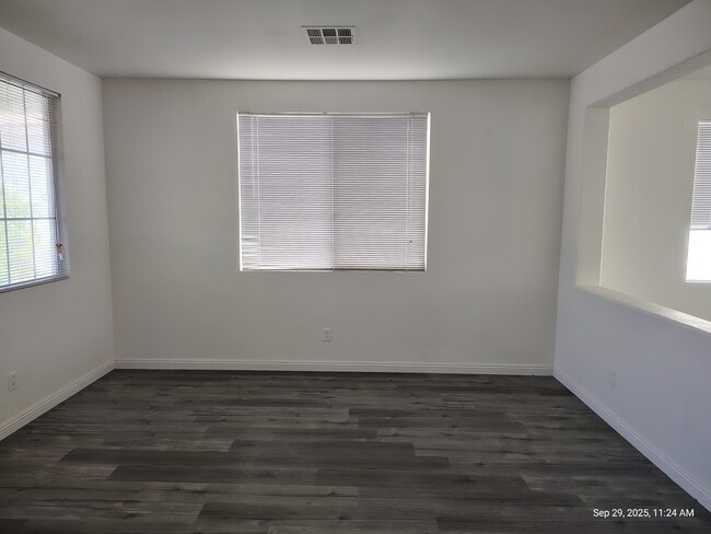 Photo - 5526 Cresent Valley St