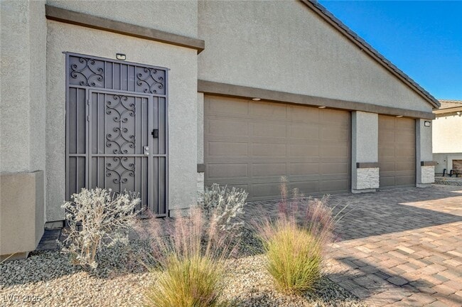 Photo - 3791 McLeod Dr