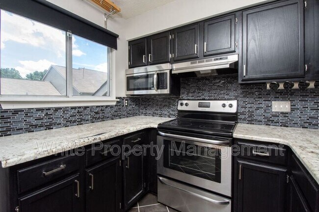 Photo - 2555 Stockbridge Dr