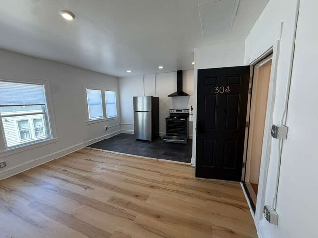 Photo - 1384 W 83rd St Unit 304