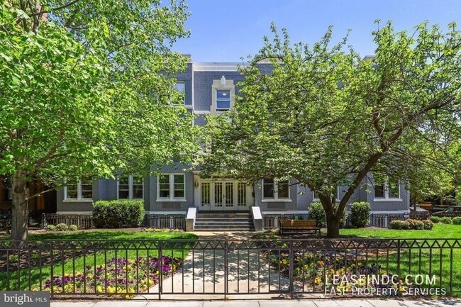 Building Photo - 1901 16th St NW Unit #204