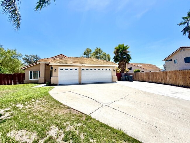 Photo - Cul-de-Sac 3 Bedroom 2 Bathroom Home with SOLAR, 3-Car Garage & LARGE Backyard