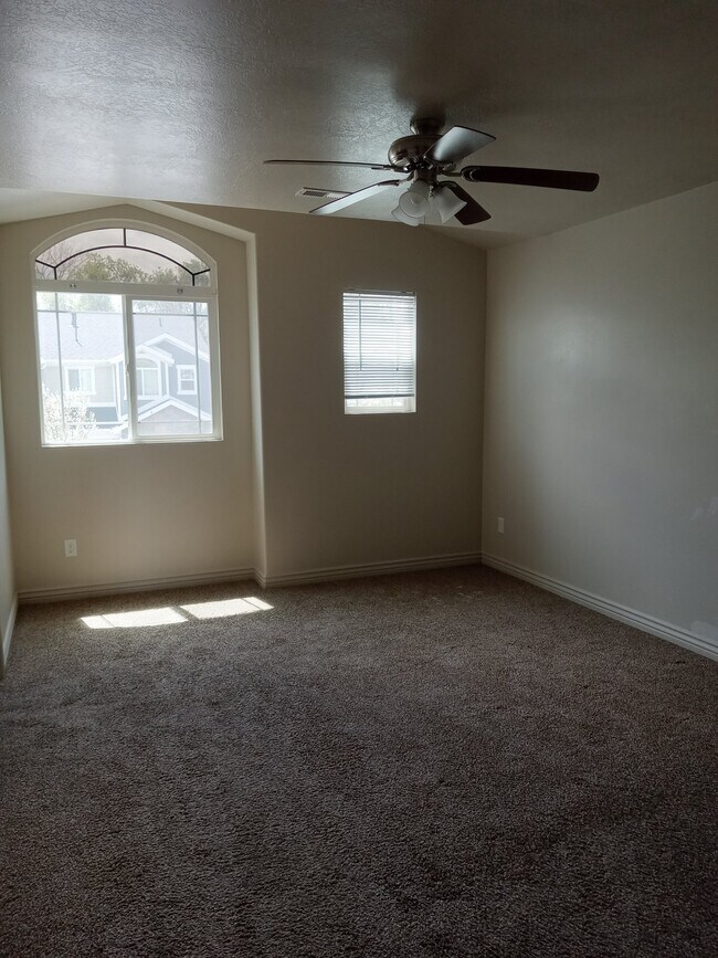 Photo - 1170 Excalibur Wy
