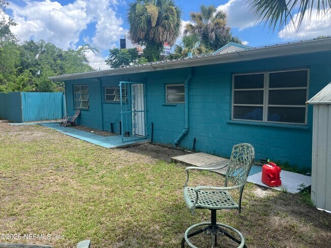 Photo - 1181 US-17