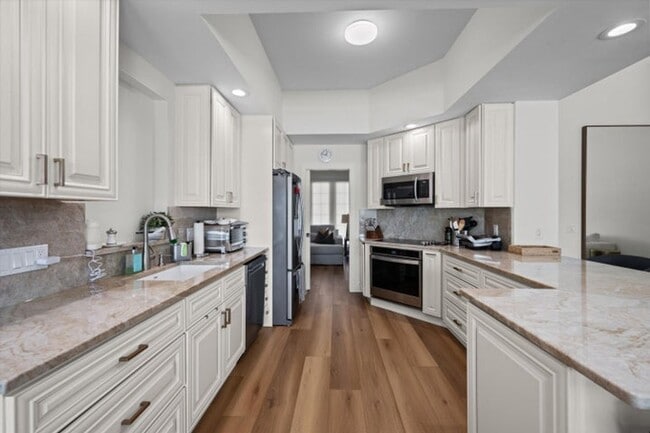 Photo - 2057 Futana Way