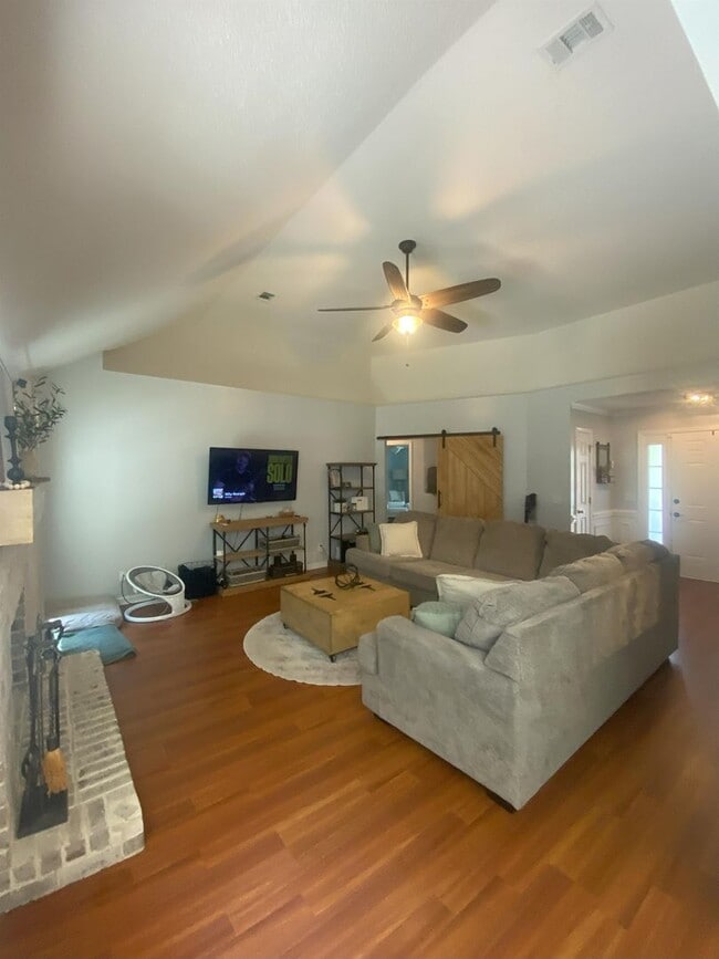 Photo - Beautiful 3 Bedroom Home with Fireplace & Private Backyard in Pooler