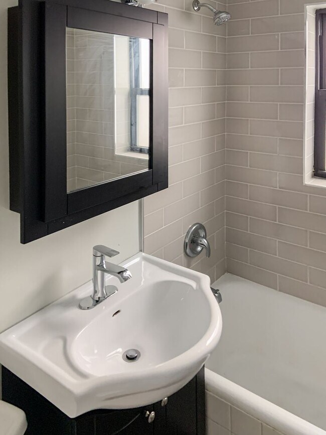 Photo - 538 W Cornelia Ave