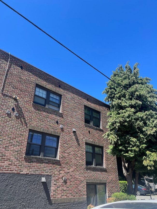 Photo - 571 Valley St Unit 2