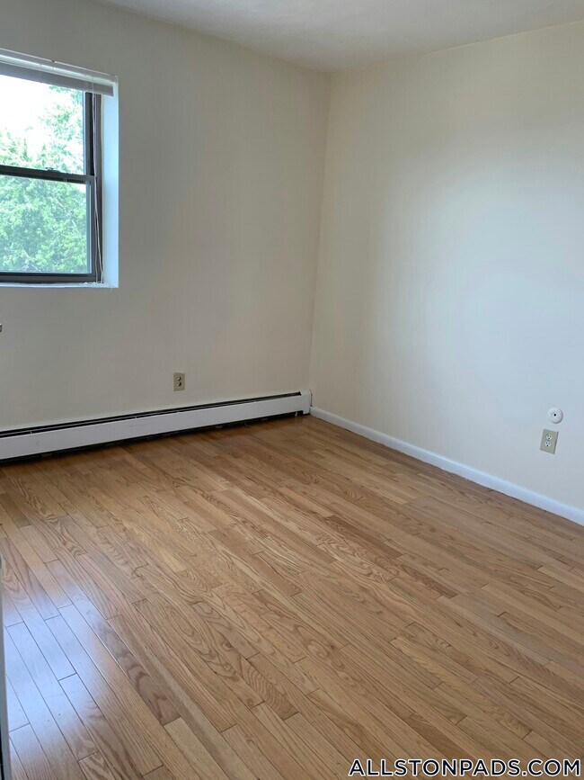 Photo - 26 Allston St Unidad 13