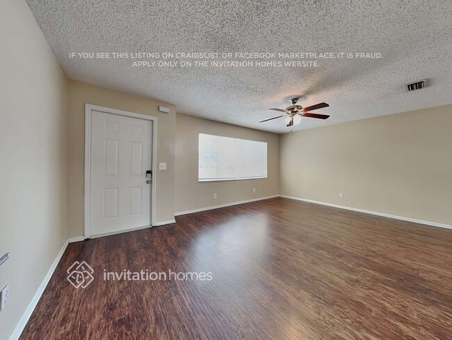 Photo - 1752 Thames St