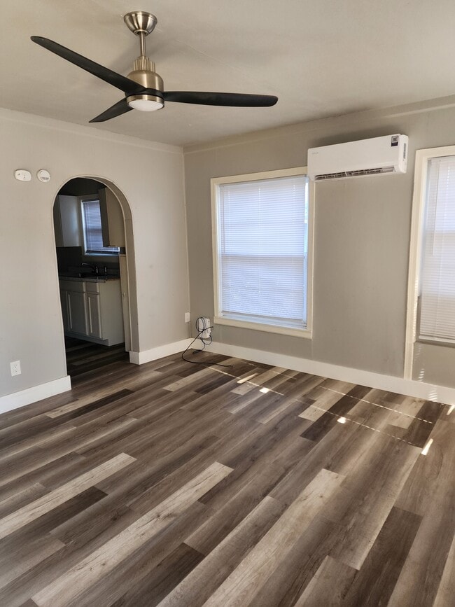 Photo - 2404 E Randolph Ave