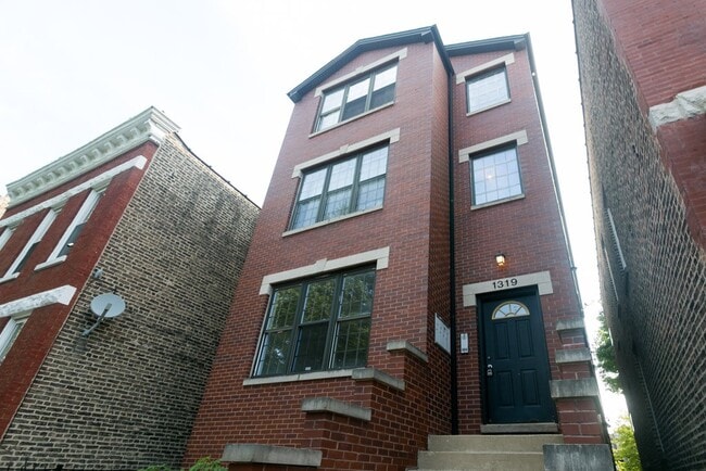 Photo - 1319 N Campbell Ave Apartments Unit J02P