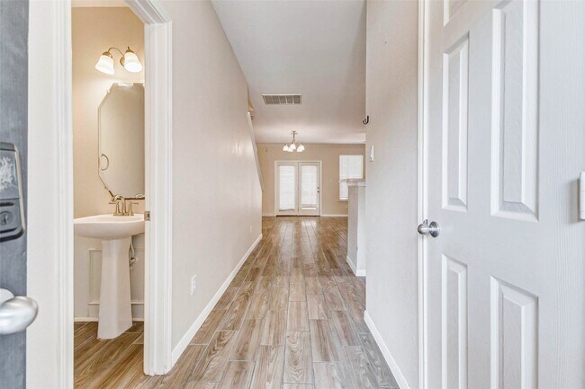 Photo - 8006 Montague Manor Ln