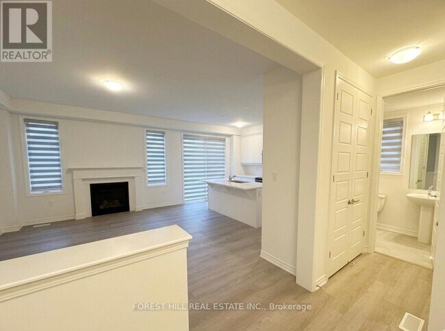 Photo - 1194 Stirling Todd Ter