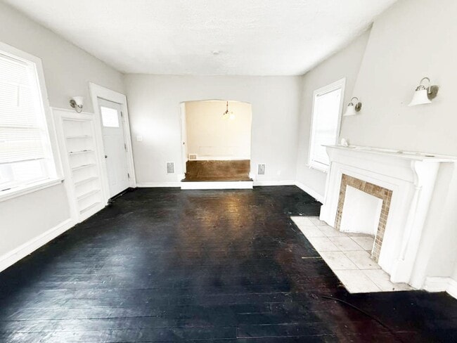 Building Photo - 3 BED, 1.5 BATH BEAUTIFUL   SINGLE- FAMILY HOME!