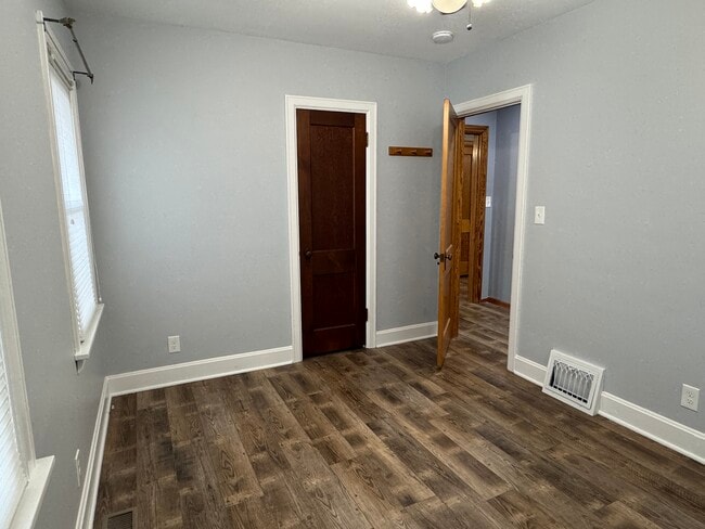 Photo - 1020 Brown St