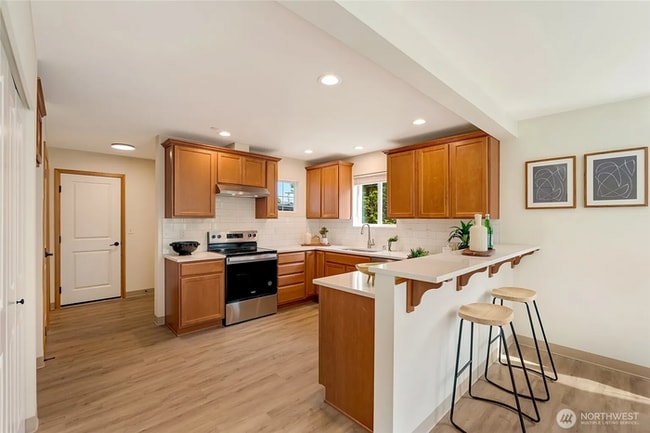 Photo - Beautifully Updated 3-Bedroom Townhome with Garage in Prime Lynnwood Location