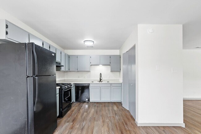 104 Lady Bird Ln Unit D