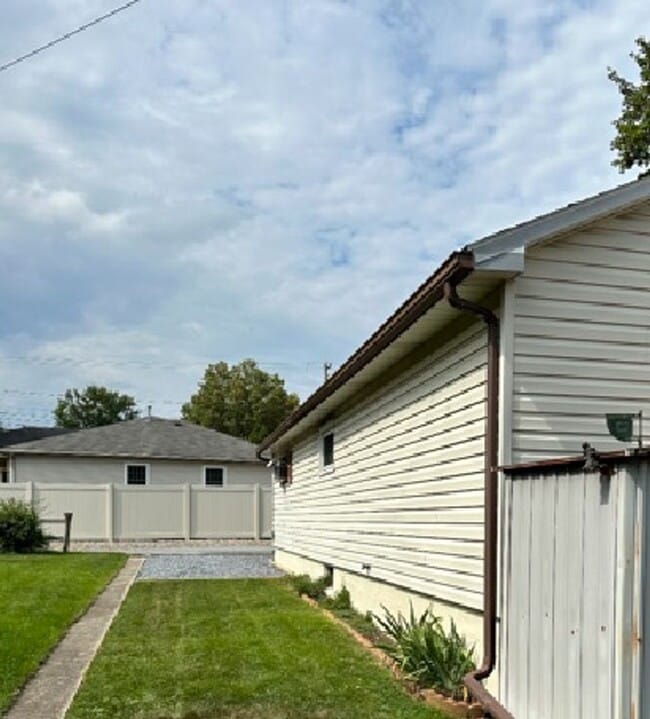 Photo - 1413 E Caracas Ave
