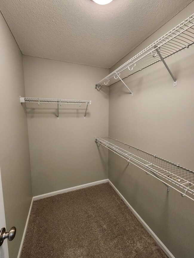Photo - $500 Discount on Move-in Spacious & Inviti...