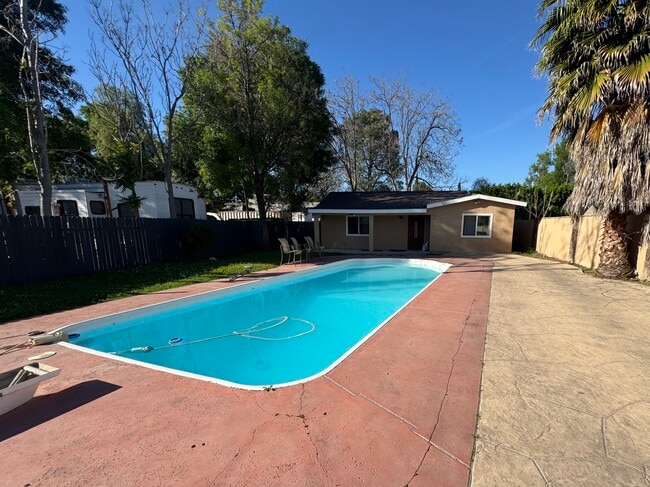 Building Photo - 18401 Arminta St