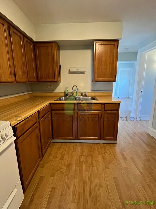 Photo - 1021 Broadway Ave NW Unit 1