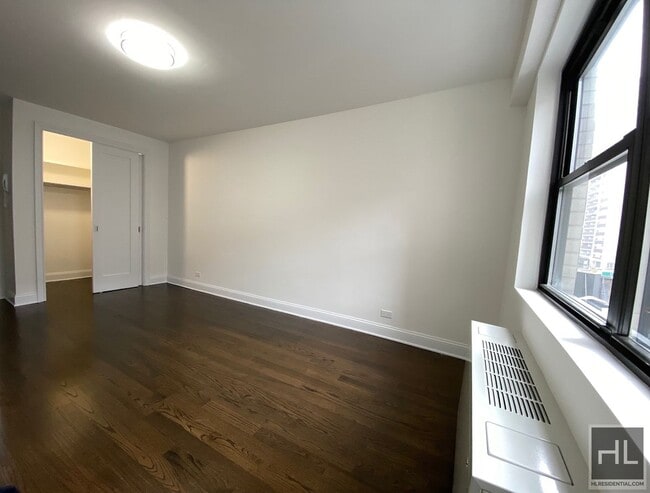 Photo - E 16 ST Unit 3X