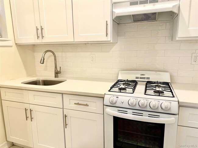 88 Lincoln Ave Unit 1E