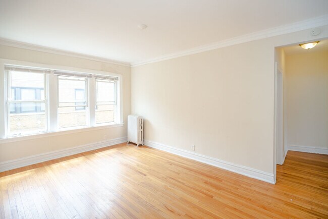 Photo - 4821 N Springfield Ave Unit 3W