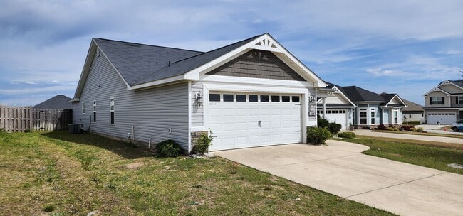 Photo - 3 Bedroom 2 bath Across the street from Fo...