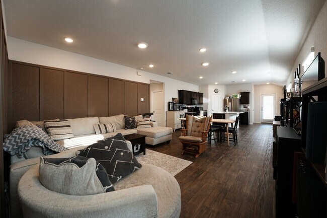 Photo - 153 Roanwood Dr